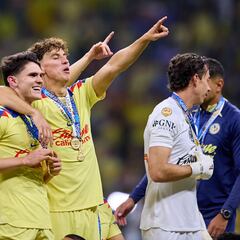 Igor Lichnovsky es tricampeón del fútbol mexicano