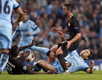 Manchester City cedió importantes puntos tras igualar 1-1 en casa ante Roma.