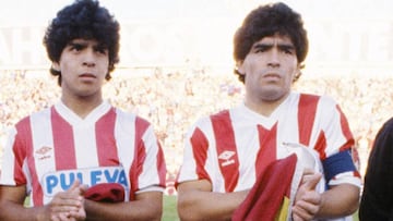 Lalo y Diego Armando Maradona jugando con el Granada CF.