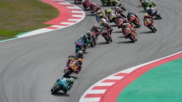 La salida de Moto3.