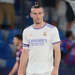 Las Peñas explotan contra Bale