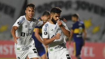 Santos le ganó a Boca y lo complicó en el grupo