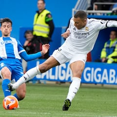 A Mbappé le duele Mendizorroza