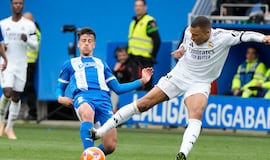 A Mbappé le duele Mendizorroza