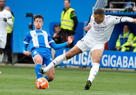 A Mbappé le duele Mendizorroza