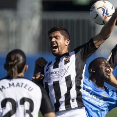 Eneko Satrústegui, experiencia para el centro de la defensa