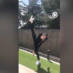 Almudena Cid y cómo hacer la chilena de Cristiano sin saltar