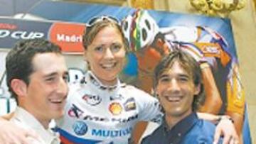 <b>BUEN ROLLO. </b>Iñaki Lejarreta, Gunn-Rita Dahle e Iván Álvarez.