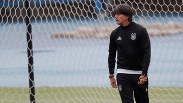 Joachim L&ouml;w durante un entrenamiento con la selecci&oacute;n alemana.