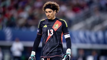 A Guillermo Ochoa ya no le alcanza