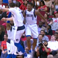 Doncic se exhibe en casa de Harden y los Mavs son octavos