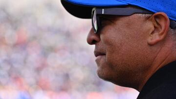 EL PASO, TEXAS - DECEMBER 30: Manager Dave Roberts of the Los Angeles Dodgers attends the Tony the Tiger Sun Bowl game at Sun Bowl Stadium on December 30, 2022 in El Paso, Texas. The Panthers defeated the Bruins 37-35.   Sam Wasson/Getty Images/AFP (Photo by Sam Wasson / GETTY IMAGES NORTH AMERICA / Getty Images via AFP)