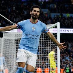 Ilkay Gundogan recreates viral post to announce Man City transfer