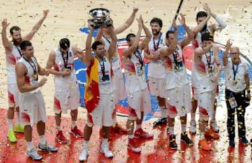 Celebración de los españoles por la medalla de oro conseguida.