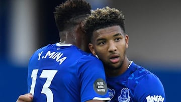 Yerry Mina regresa en la victoria 2-1 ante el Leicester