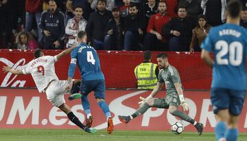 1-0. Ben Yedder marcó el primer gol.