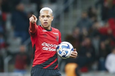 La Libertadores no es para Vitor Roque: dos finales perdidas