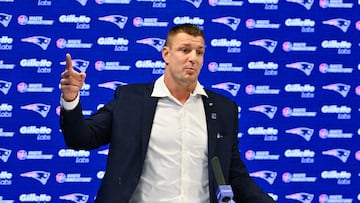 Legendary TE Rob Gronkowski re-joined the team for a day so that he could officially retire a Patriot, but he says he’s not in the same league as Brady.