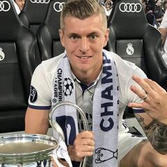 Lahm fue elegido 'alemán del año' y el agente de Kroos estalla