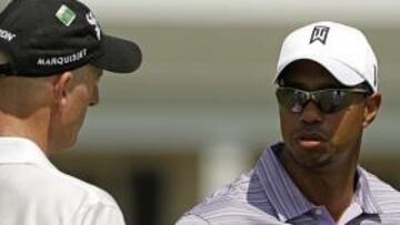 Woods reaparece por sorpresa en Augusta y juega nueve hoyos junto a Mark O'Meara