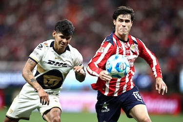 De la mano de Hormiga, Chivas viene de atrás y empata 2-2