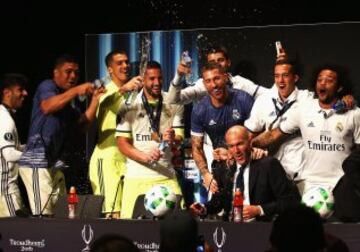 Celebración por la victoria en la Supercopa de Europa ante el Sevilla.