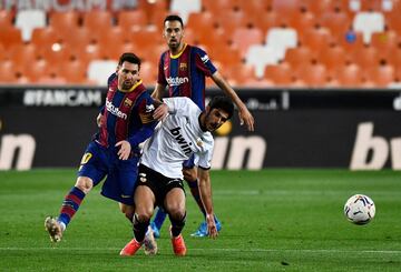 Leo Messi y Gonçalo Guedes.