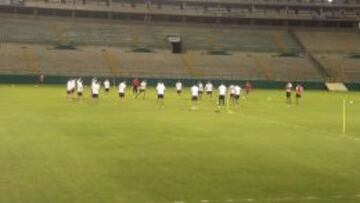 El equipo argentino se prepara en Cali previo a enfrentar a Santa Fe en Bogotá.