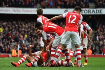 Alexis Sánchez fue una de las buenas figuras en el triunfo de Arsenal sobre Liverpool.