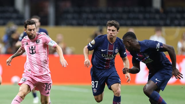 Hombres contra niños