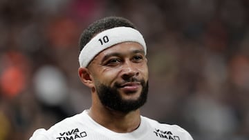 AMDEP3069. SAO PAULO (BRASIL), 26/02/2025.- Memphis Depay de Corinthians reacciona este miércoles, en un partido de la segunda ronda de la Copa Libertadores entre Corinthians y Universidad Central en el estadio Neo Quimica Arena en Sao Paulo (Brasil). EFE/ Sebastiao Moreira