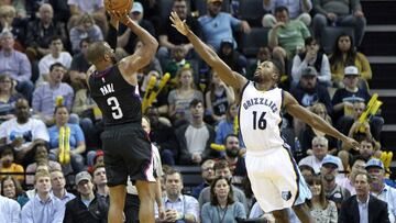 Mar 9, 2017; Memphis, TN, USA; Los Angeles Clippers guard Chris Paul (3) shoots in the second half as Memphis Grizzlies guard Toney Douglas (16) defends at FedExForum. Clippers defeated Grizzlies 114-98. Mandatory Credit: Nelson Chenault-USA TODAY Sports