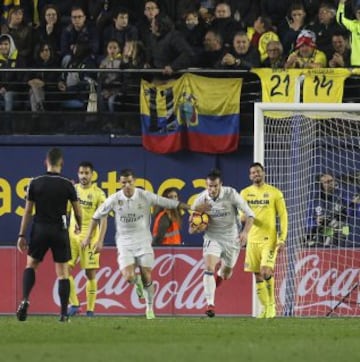 2-1. Bale celebró el primer tanto en un remate de cabeza.