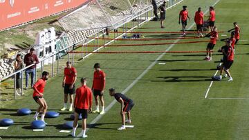 Costa, João, en la sesión del Atlético ayer antes de medirse al Mallorca, donde Simeone planea sacar su tridente.