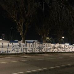 La dura bienvenida a Balotelli