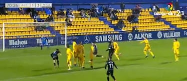 Ontiveros imita a Cristiano: el arte de la folha seca en Segunda