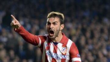 Adrián celebra su gol.