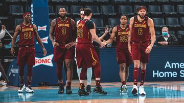 El novato Okoro se convierte en héroe a pesar de los árbitros