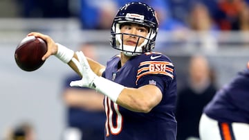 El entonces novato de los Bears superó las 2,000 yardas por aire.