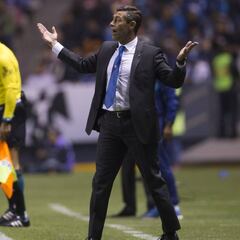 Pedro Caixinha: "Esa actitud no juega conmigo”, duras palabras para Ángel Mena.