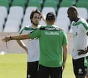 "Le recomiendo a Beñat que continúe en el Betis"