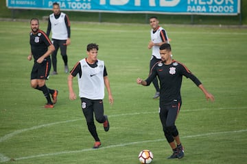 Corinthians ya se adapta a la altura de Bogotá