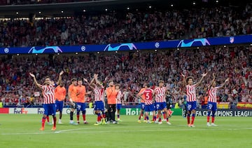 Los jugadores del Atlético de Madrid celebrando su victoria ante el Oporto por 2-1 en el Metropolitano.
