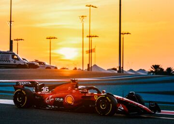 Charles Leclerc durante la carrera del Gran Premio de Abu Dhabi de Fórmula 1 disputada en el Circuito de Yas Marina.