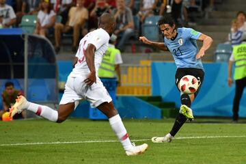 2-1. Cavani marcó el segundo gol.