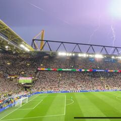 Un tormentón en Dortmund para 21 minutos el Alemania-Dinamarca