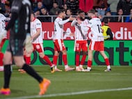 GIRONA, 10/01/2026.- Los jugadores del Girona celebran su primer gol durante el encuentro correspondiente a la jornada 19 de Laliga EA Sports que disputan hoy sábado Girona y Osasuna en el estadio municipal de Montilivi, en la capital gerundense. EFE/David Borrat.