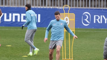 Lenglet, en una sesión del Atlético en el Cerro. Se hace imprescindible.