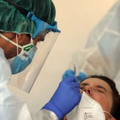 Las recomendaciones de Sanidad con los test de antígenos y los PCR