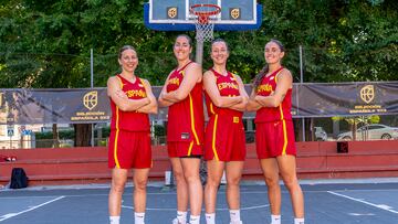 De izquierda a derecha, Sandra Ygueravide, Vega Gimeno, Gracia Alonso de Armiño y Juana Camilión.